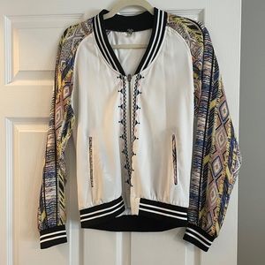 BKE Women’s Satin Tribal Zip Jacket Small